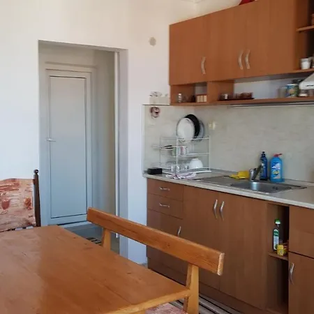 Dora Guest house *